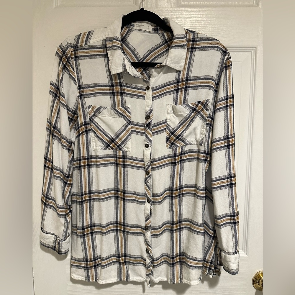 Maurice’s cream and brown button down flannel shirt